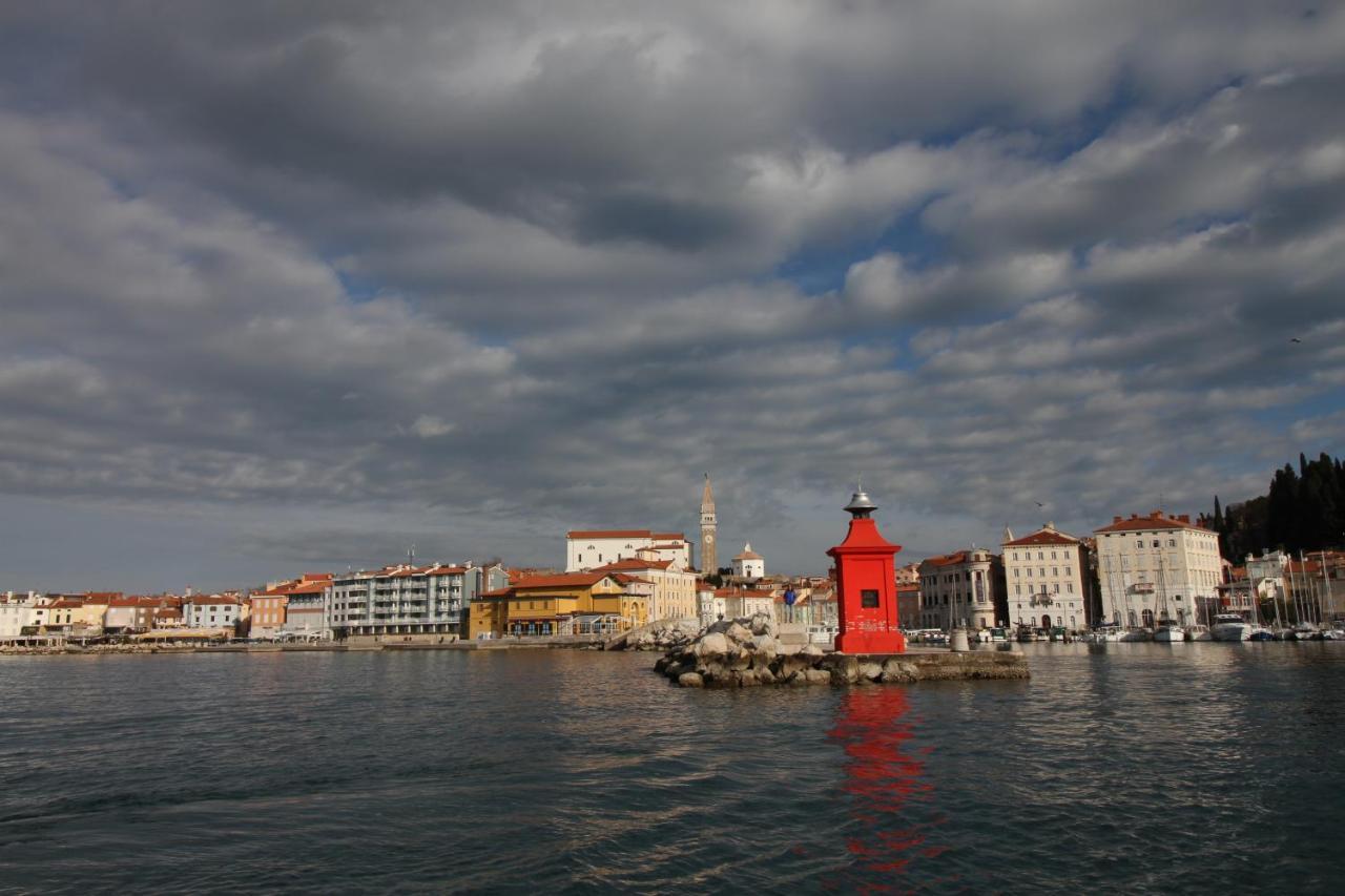 Sal & Mar Apartments Piran Bagian luar foto